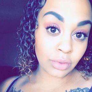 Meet your Posher, Yolanda